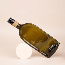 Блюдо в форме бутылки вина