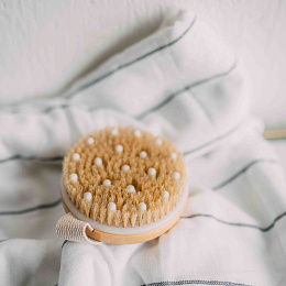 Массажная щетка 