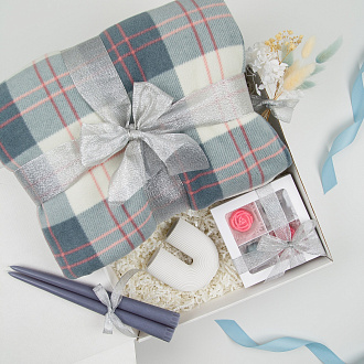 Подарочный набор с пледом-пончо