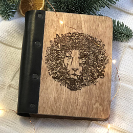 Блокнот из дерева "Лев"